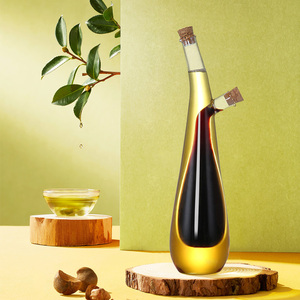 <span class=keywords><strong>Bouteille</strong></span> à <span class=keywords><strong>huile</strong></span> <span class=keywords><strong>et</strong></span> <span class=keywords><strong>vinaigre</strong></span> <span class=keywords><strong>2</strong></span> <span class=keywords><strong>en</strong></span> <span class=keywords><strong>1</strong></span> <span class=keywords><strong>en</strong></span> verre borosilicate de haute qualité, fabriquée à la main, <span class=keywords><strong>en</strong></span> gros - Product Image 3