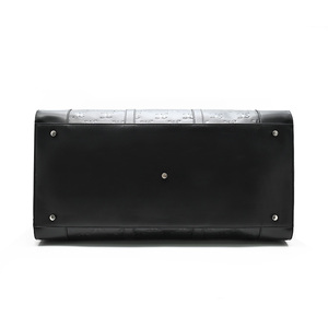 Yüksek kalite özel kabartmalı Logo dayanıklı büyük kapasiteli depolama PU deri silindir seyahat çantası - Product Image 5