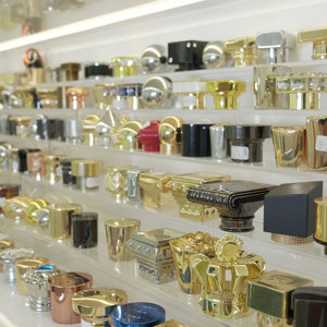 Tapa de Botella de Perfume de Aleación de Zinc de Color Personalizado, Tapón de Lujo para Perfumes, Cubierta de Botella, Tapa de Plástico FEA <span class=keywords><strong>15</strong></span> para Envases de Cosméticos - Product Image 5