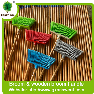 Juego de Escobas de Plástico para Limpieza de Pisos de Buena Calidad al por Mayor de Fábrica, con Palo de Madera - Product Image 4