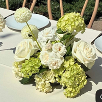 Centre de table luxueux artificiel blanc et vert, fleurs d'hortensia et de rose pour la décoration de table de mariage, banquet, événement, fête