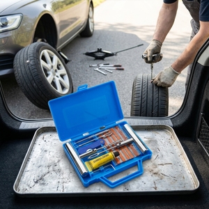 Kit completo de reparación de neumáticos para automóvil, caja de plástico, juego de herramientas para tapar <span class=keywords><strong>pinchazos</strong></span> en neumáticos de camioneta, SUV, motocicleta, reparación de <span class=keywords><strong>pinchazos</strong></span> en neumáticos sin cámara. - Product Image 1