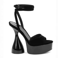 Chaussures d'été pour femmes Nouveau design Sandales à talons hauts pour femmes Plateforme Fashion Style Ankle Strap Shoes for Women