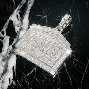 จี้เพชรโมอิสซาไนต์แบบกำหนดเองผ่านการทดสอบเพชร VVS จี้ตัวอักษรแบบฮิปฮอปสำหรับผู้ชาย ประดับเพชรเต็มตัว จี้ตัวอักษรเริ่มต้น งานจิวเวลรี่ชั้นดี - Product Image 1