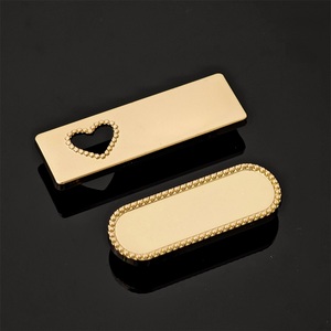 Etiquetas Metálicas en Relieve para Ropa, Forma Rectangular, Color Dorado, Etiquetas Personalizadas con Logotipo de Marca para Accesorios de Vestir - Product Image 4