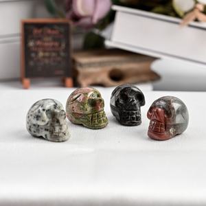 Offre Spéciale : Figurines de Crânes Mixtes en Quartz Clair – Cadeau d'Halloween, Artisanat de Sculpture en Cristal Multi-Matériaux, Spirituel pour la Guérison et les Cadeaux - Product Image 4