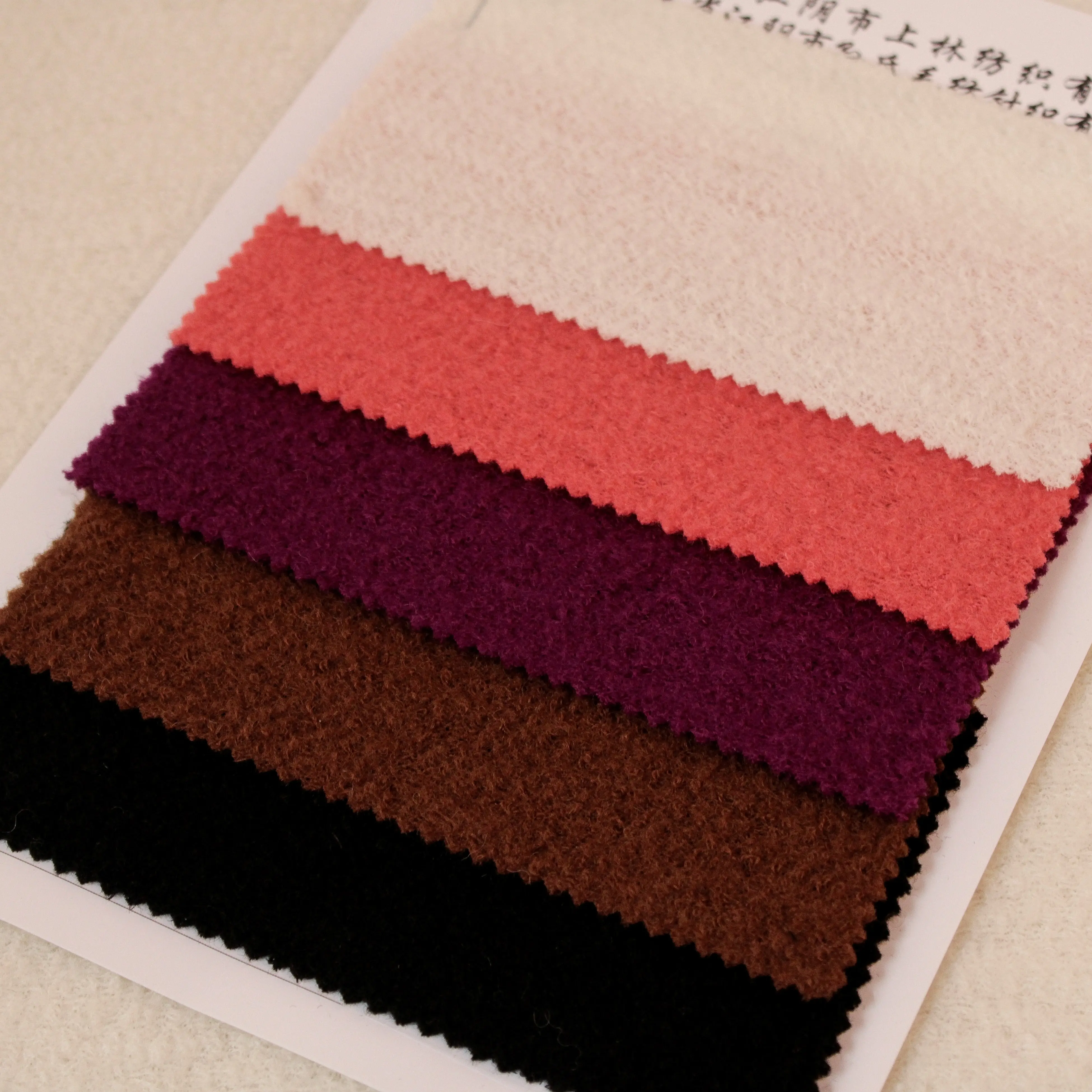Nieuwe Aankomst Goedkope Prijs Textielfabriek Gratis Monster Hoge Kwaliteit Lichtgewicht Donkerbruine 100% Wol Tweed Gebreide Stof