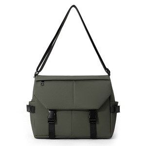 กระเป๋าคาดอกผู้ชายแบบยุทธวิธี สายปรับได้ ความจุเยอะ กันน้ำ - Product Image 3