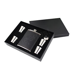 Frasco de cuero Pu portátil y fácil de <span class=keywords><strong>llevar</strong></span>, 6oz, 7oz, 8oz, juego de regalo con 4 tazas - Product Image 4