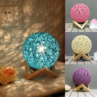 Lampe de nuit LED en forme de lune de 5,9 pouces pour enfants, lampe globe en rotin avec base en bois massif