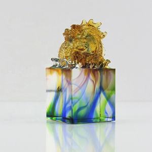 カスタマイズ可能な色10個LiuLiガラスクラフトアートクリスタルチャイニーズスタイル風水ギフトクリスタルチャイニーズドラゴンスタチュー - Product Image 6