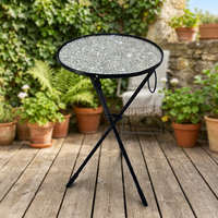 Table en fer avec revêtement en poudre