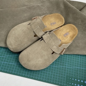 Meilleures ventes : Sandales plates d'extérieur de haute qualité Birkentocks Allemagne, mules sabots en cuir suédé avec semelle en liège, sabots solides Birkentocks - Product Image 6