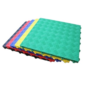 Tapis de sol de garage à emboîtement anti-dérapant lave-auto PP carreaux de garage en plastique tapis en caoutchouc PP revêtement de sol - Product Image 1
