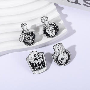 Kreative Cartoon Halloween Gothic Punk Brosche Totenkopf Herz Okkulus Kopf Weinglas Medizinflasche Form Weiche Emaille Anstecknadel - Product Image 3