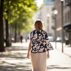 Foulard Quadrato Bicolore con Motivi Floreali 70x70Cm, Accessorio di Moda per Donne - Product Image 2