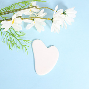 Set <span class=keywords><strong>di</strong></span> strumenti Gua Sha in <span class=keywords><strong>giada</strong></span> <span class=keywords><strong>di</strong></span> quarzo rosa naturale, pietre verdi, bianche, nere e rosa <span class=keywords><strong>per</strong></span> lifting del <span class=keywords><strong>viso</strong></span>, scultura e <span class=keywords><strong>massaggio</strong></span> Guasha - Product Image 2