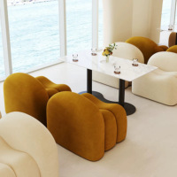 Ensemble de mobilier de restaurant commercial moderne : banquette en velours marron beige, chaises et table en bois et marbre pour salon
