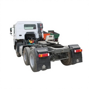 Camión Tractor Pesado Diésel 6x4 Usado con Motor Hino, Semiautomático, Suspensión Neumática, Cabeza Tractora Izquierda - Product Image 1