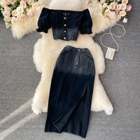 Ensemble haut court à épaules dénudées et manches bouffantes avec jupe midi en jean fendue taille haute pour femme