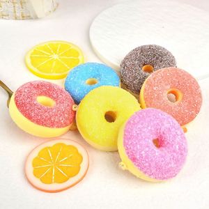 Juguete Antiestrés - Juguete de Pastel de PU Realista - Llavero de Rebote Lento con Modelos Suaves de Pan y Donuts para Niños - Product Image 3