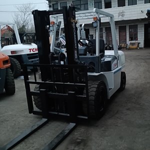 Low Working Hours Well Maintained TCM FD50 Used Forklift 5 Ton For Heavy Cargo <b>Handling</b> Works - Product Image 2