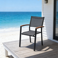 Chaises de salle à manger d'extérieur légères en alliage d'aluminium avec accoudoirs en teck pour hôtel, restaurant, salon et entrepôt