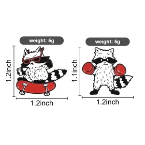 Al por mayor: Pines de metal de dibujos animados, broches creativos y únicos de animales de dibujos animados, insignias de metal bonitas con diseños de mapache, skater y boxeador - Product Image 4