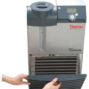 Refroidisseur d'eau à circulation Thermo Scientific ThermoFlex 5000, dispositif de contrôle de température de laboratoire - Product Image 3