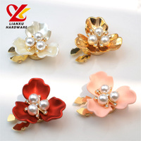 Kancing Baju Wanita Model Bunga Fashionable dengan Hiasan Mutiara dan Logo Berhias Berlian Imitasi, Cocok untuk Kemeja dan Pakaian Wanita - Diskon Besar!