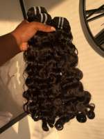 Stock local aux États-Unis, Grade 15A, Lots de mèches de cheveux naturels bruts à tisser, Cheveux humains indiens 100% bruts à cuticules alignées, bouclés profonds et à ondulations naturelles, à prix abordable