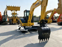 Excavatrice compacte Komatsu PC55MR de 5 tonnes avec godet