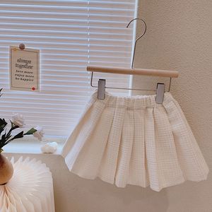 Completo autunnale per bambina, nuovo modello con fiocco, giacca e gonna a pieghe, due pezzi. - Product Image 5