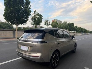 Aion Y SUV électrique <span class=keywords><strong>2022</strong></span> 2023 2024 avec boîte de vitesses automatique, moteur turbo, caméra de recul, sièges en cuir, galerie de toit métallique - Product Image 5