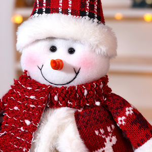 Nouveauté transfrontalière de Noël : Ornements rétractables en polyester, figurines Père Noël, bonhomme de neige et renne à longues jambes, motif écossais rouge - Product Image 3
