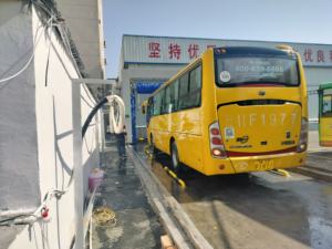 เครื่องซักผ้ารถบัสและรถบรรทุกอุปกรณ์ระบบล้างรถบัสระบบแรงดันสูงแบบอัตโนมัติ - Product Image 2