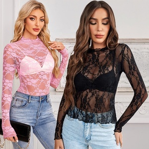 Blusas de malla <span class=keywords><strong>transparente</strong></span> para mujer Encaje de <span class=keywords><strong>flores</strong></span> Top negro Cuello simulado Camisas transparentes Lencería nupcial Camiseta interior floral Camisa <span class=keywords><strong>negra</strong></span> - Product Image 1