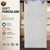 Revêtement mural extérieur linéaire décalé en placage MCM collé par adhésif pour façades de bâtiments et cours – Revêtement mural flexible en pierre
