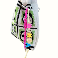 Breloque de sac personnalisée en gros, faite à la main, avec perles lettres DIY, cordon en nylon tressé et corde paracorde, porte-clés à nœud