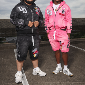 Conjuntos de Sudadera con Capucha y Pantalones Cortos Jogger Personalizados con Bordado de Parches, Efecto Desgastado por el Sol, Lavado Ácido y Pedrería - Product Image 1
