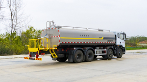 Camion-citerne multifonctionnel Dongfeng Huashen 8X4 Euro 6 à moteur diesel, 25000L, pour chantiers de construction - Article populaire - Product Image 3
