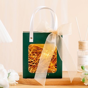 Sacs en papier personnalisés avec fenêtre bouquet de roses et fleurs Sacs à main pour l'emballage de cadeaux Sacs en papier avec fenêtre transparente en PVC - Product Image 5