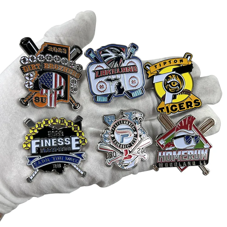 Épinglette de l'équipe sportive en métal personnalisée en gros insigne personnalisé émail doux Baseball Trading Baseball Hat Pin