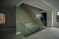 CBMMart Escalier de luxe de qualité supérieure avec fils de marbre et éclairage LED au design moderne