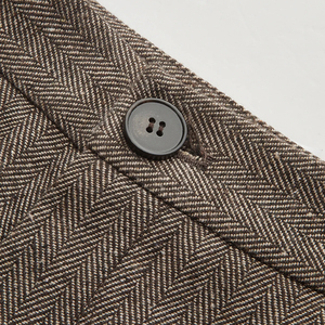 <span class=keywords><strong>Pantalon</strong></span> de bureau décontracté pour <span class=keywords><strong>femme</strong></span> en tweed à chevrons <span class=keywords><strong>camel</strong></span>, coupe baril, taille haute, braguette boutonnée, personnalisable - Product Image 4