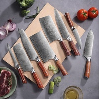 Lame forgée à la main avec un cœur en acier VG10, pour une coupe précise. C'est un couteau de cuisine professionnel.