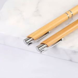 Stylo bille promotionnel personnalisé de haute qualité avec logo, en bois de bambou recyclé, largeur d'écriture 1,0 mm, corps inspiré des animaux - Product Image 3