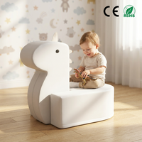 Nordischer Weißer Dinosaurier Kinder-Softplay-Sofa Skulpturaler Schaumstoff-Kleinkindstuhl für Moderne Kinderzimmer Minimalistische Spielzimmermöbel