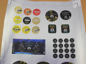 สติกเกอร์สัตว์เลี้ยงสีรุ้งพิมพ์ลายสีที่น่าสนใจ OEM สำหรับโปรโมชัน - Product Image 2