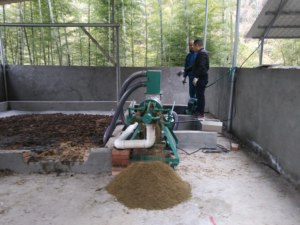 Nhà cung cấp Trung Quốc phân bò Máy sấy gia cầm Phân máy khử nước - Product Image 3